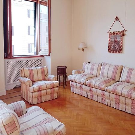 Roman Holidays Boutique Room photo