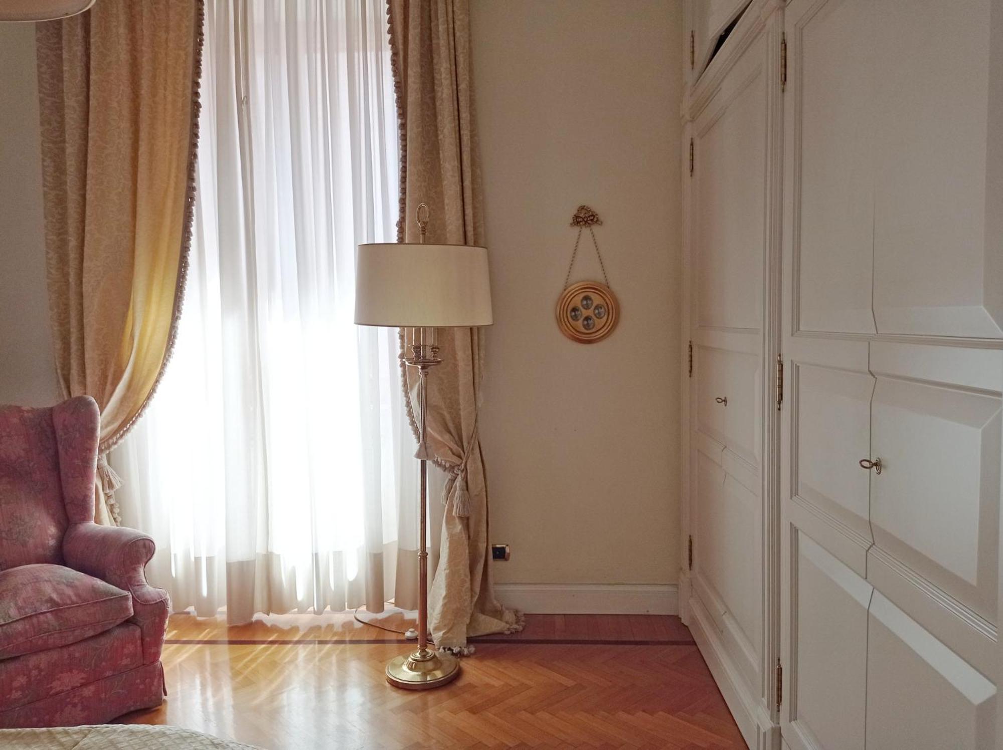 Roman Holidays Boutique Room photo
